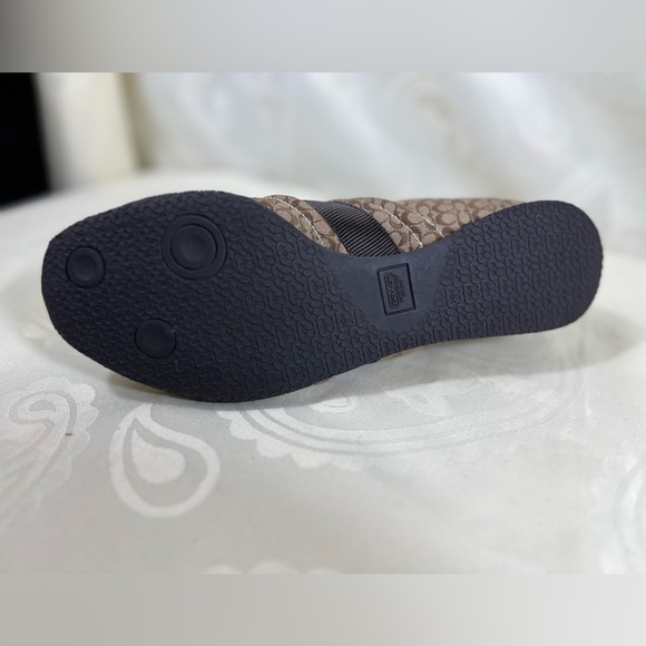 8.5 Coach Kelsie - Picture 8 of 11